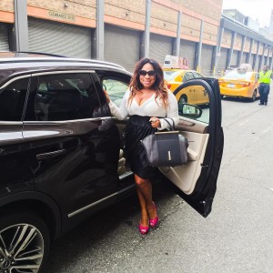 Thanks @lincolnmotorco for taking care of me as usual. ❤️ #IAMANIESIA #NYFW #Fashionista #curvy #fblogger #DreamRide
