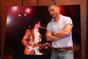 A Global LIfestyle -- undefinedTom Wlaschiha hangs with Prince SoundWall
