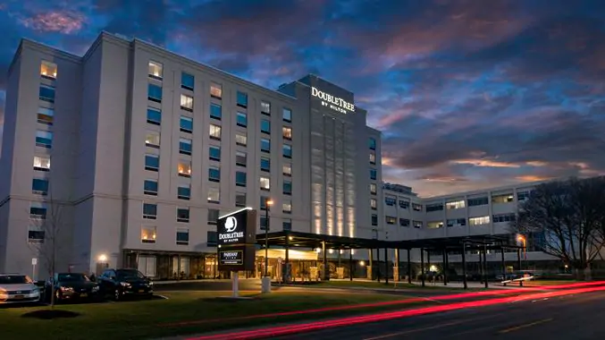 5 Reasons To Stay At The DoubleTree By Hilton Hotel Niagara Falls